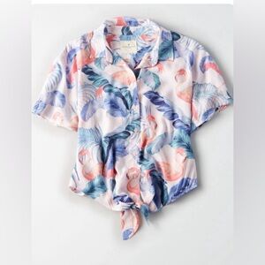 American Eagle Hawaii shirt. Cropped tied Size L